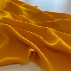 Crêpe de Viscose Fluide - Jaune Mango - fins de séries de grandes maisons de luxe - disclothed paris marque de vêtements prêts-à-coudre patron de couture mercerie et tissus vendus au mètre