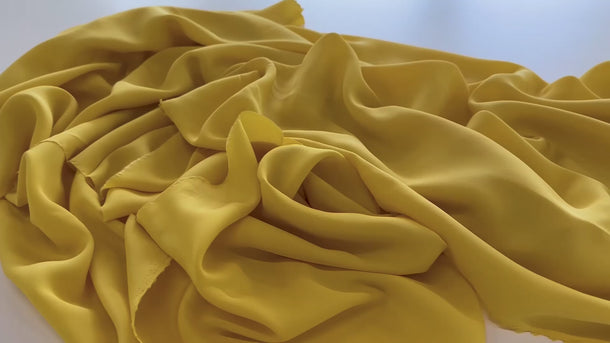 Tissu couture - Crêpe de Chine Soie Jaune Sunland - disclothed paris dead stock maison de luxe