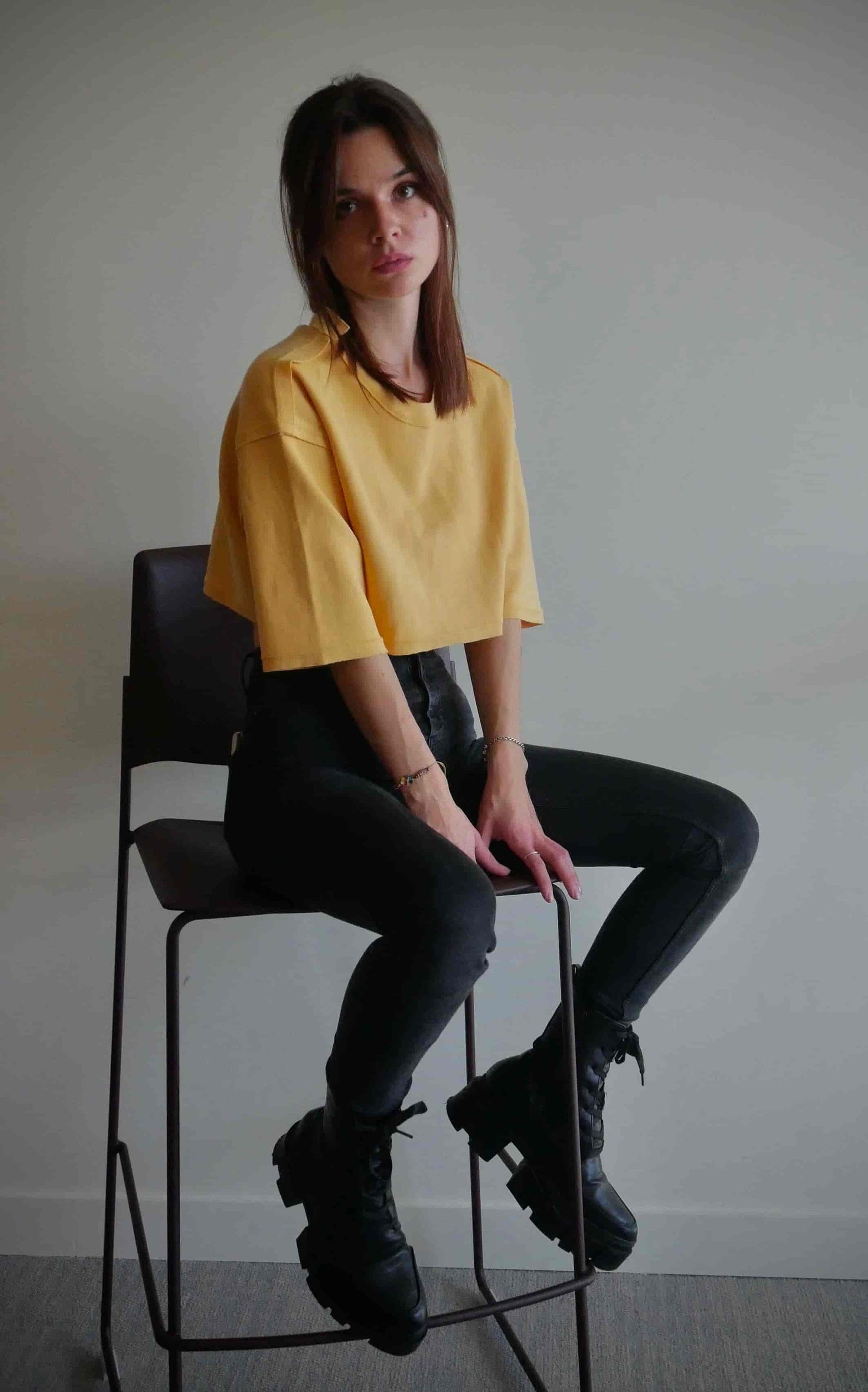 t-shirt bieber femme coffret couture - modèle prêt-à-coudre - version crop top jaune