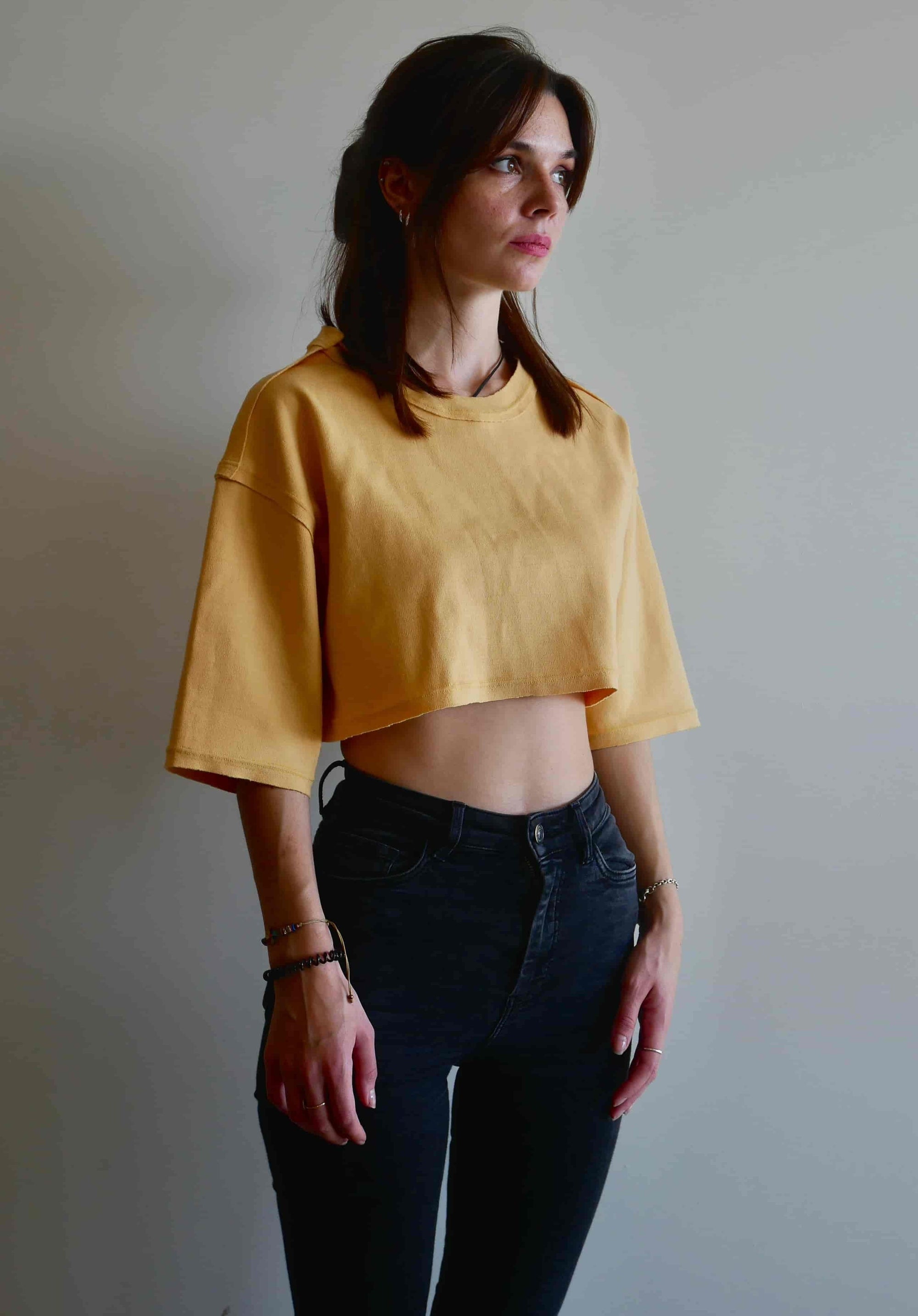 t-shirt bieber femme coffret couture - modèle prêt-à-coudre - version cropped jaune zinc