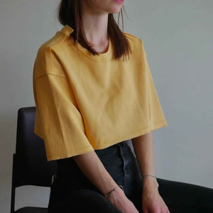 t-shirt bieber femme coffret couture - modèle prêt-à-coudre - version crop top jaune look
