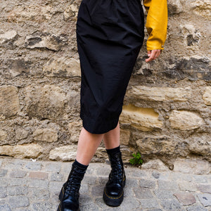 jupe slit modèle prêt-à-coudre par disclothed paris - kit couture avec patron de couture, tissus et mercerie - taffetas noir de luxe